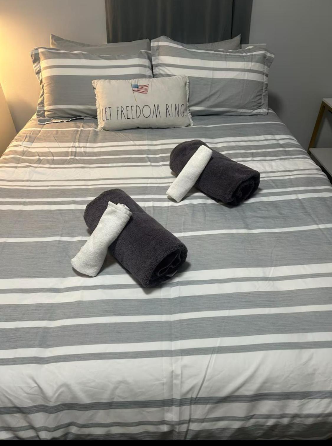 Cozy 2-3 Bedroom In Center City! Apartment Philadelphia
