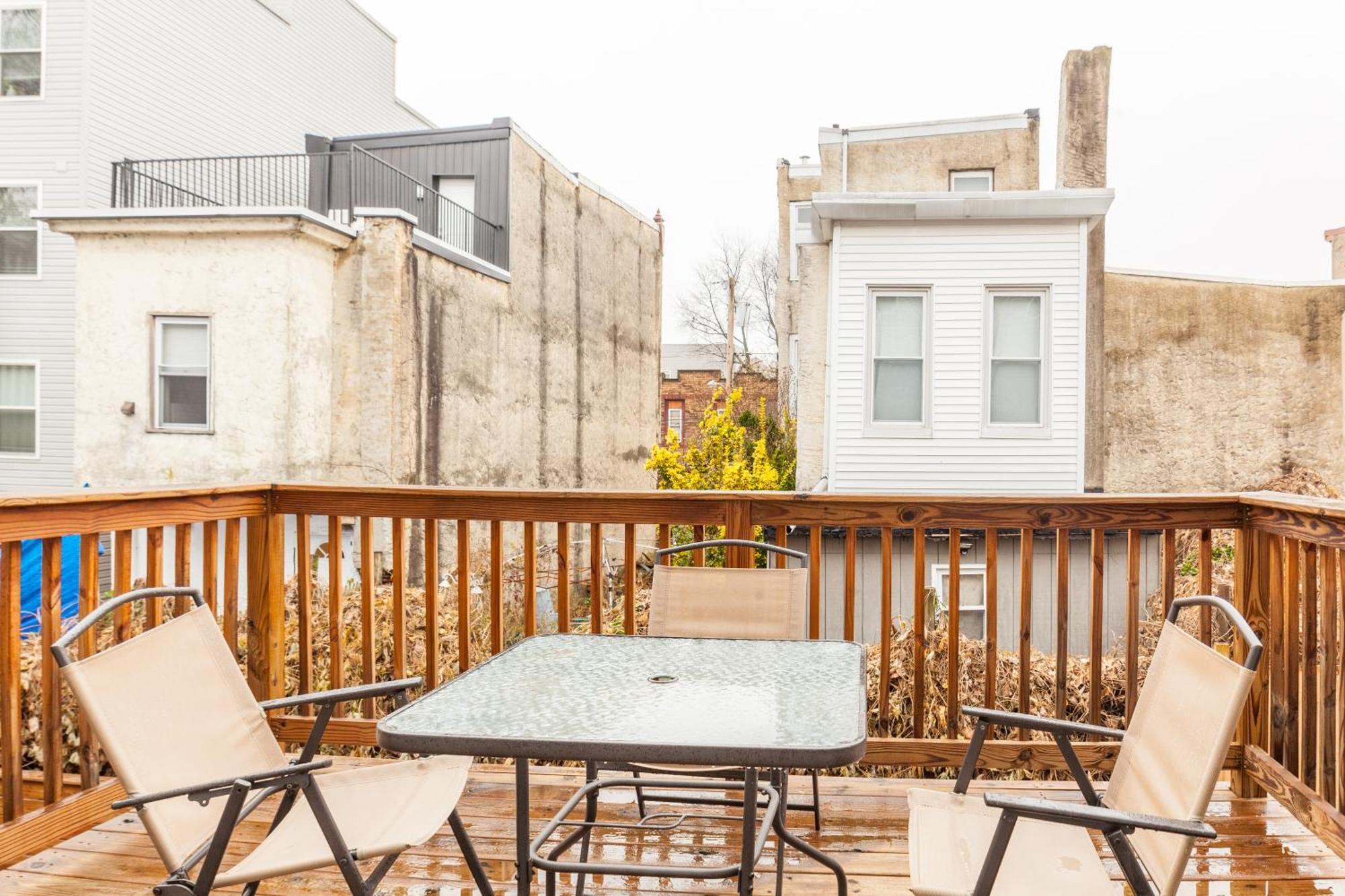 Spacious 4bed3bath Wd,parking,sleeps10,yard * Philadelphia
