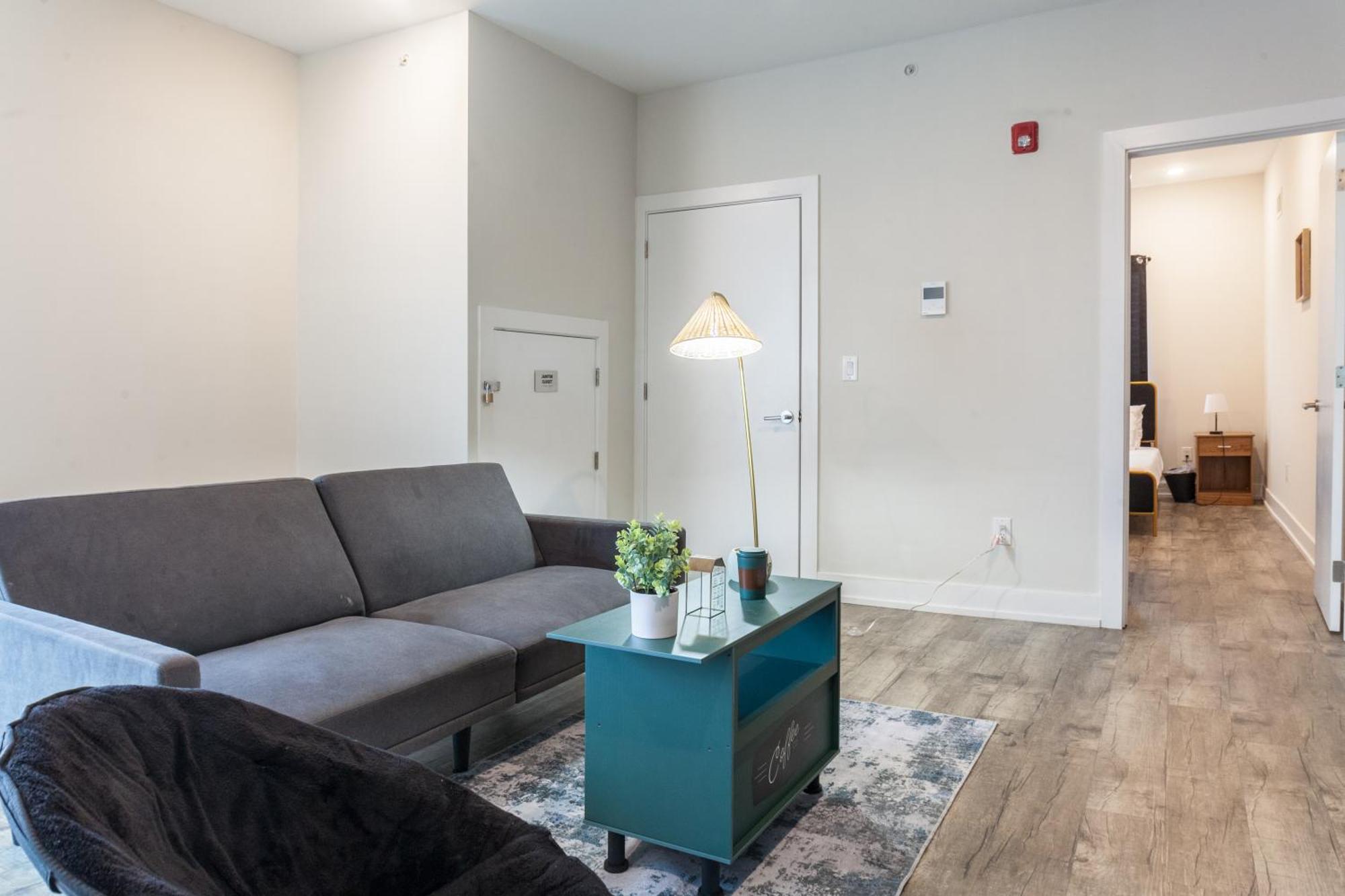 2-Bed2-Bath-Wdcentralkitchenwifidesk * Philadelphia