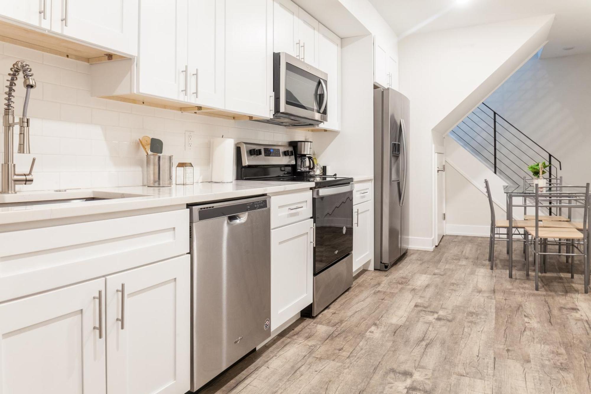 Apartment 2-Bed2-Bath-Wdcentralkitchenwifidesk Philadelphia