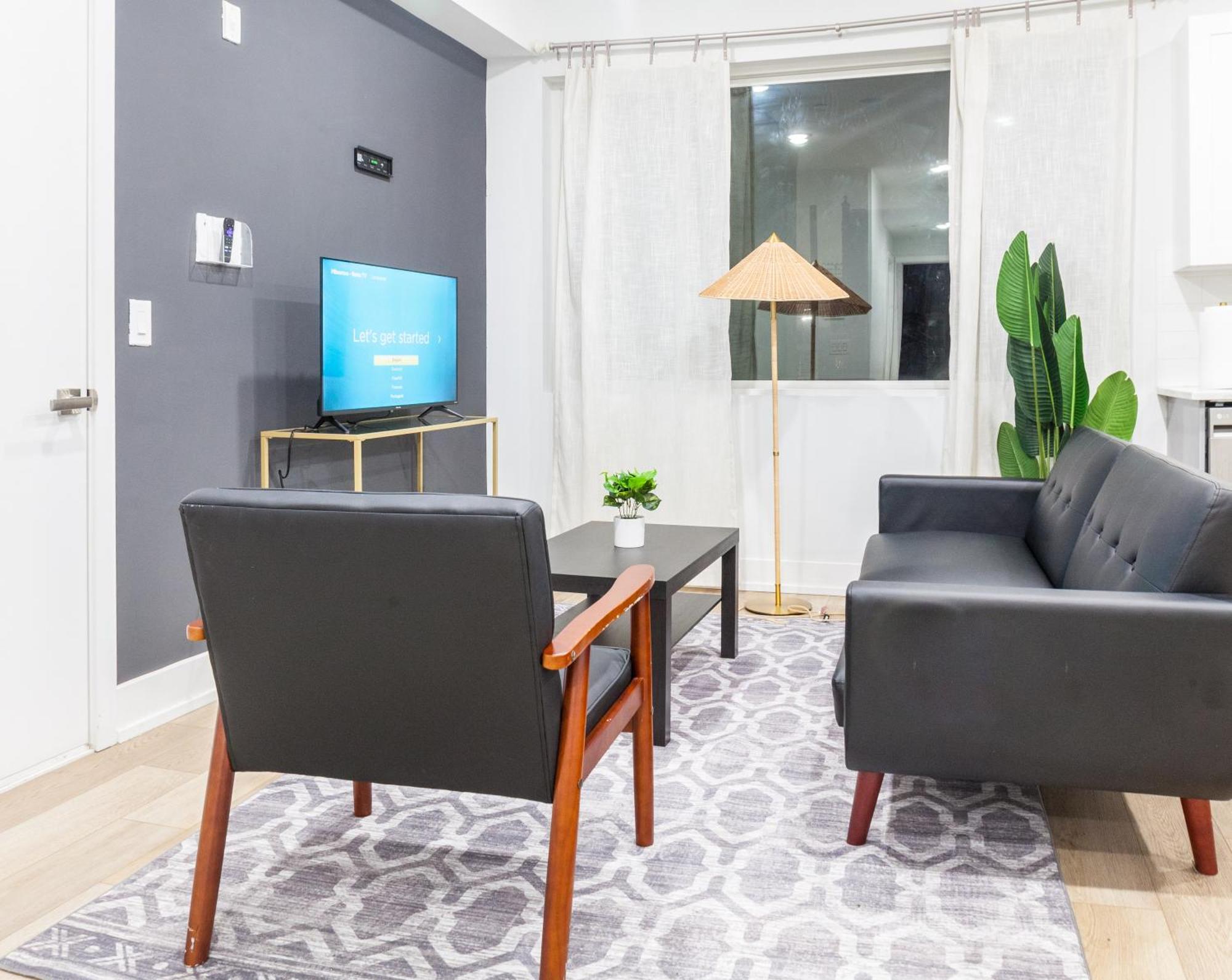 2-bedroom 2-bath- Wd,trendy -wifi-free-parking