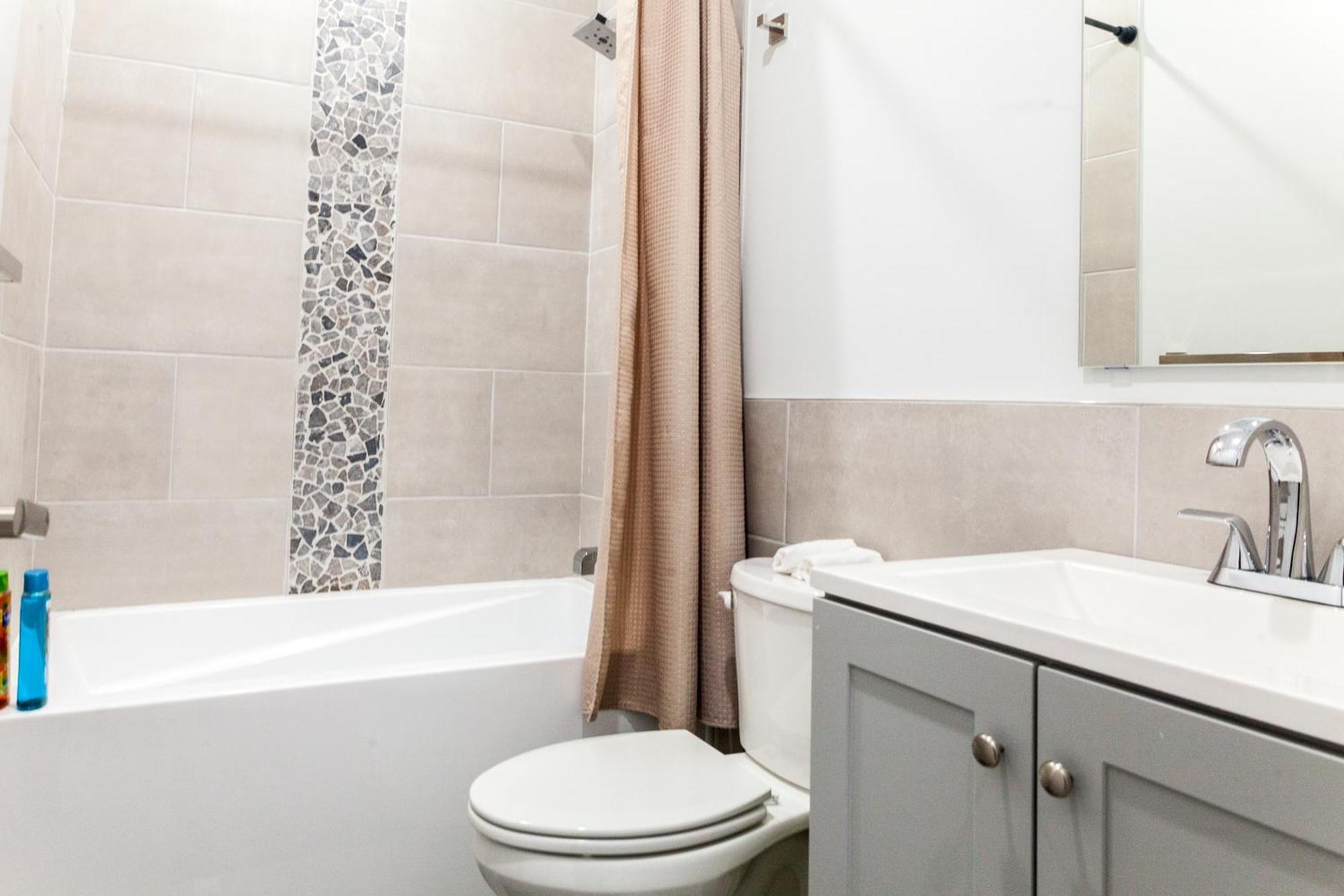 2bed 2bath,wd,tv-kitchen,freewifi,games Philadelphia