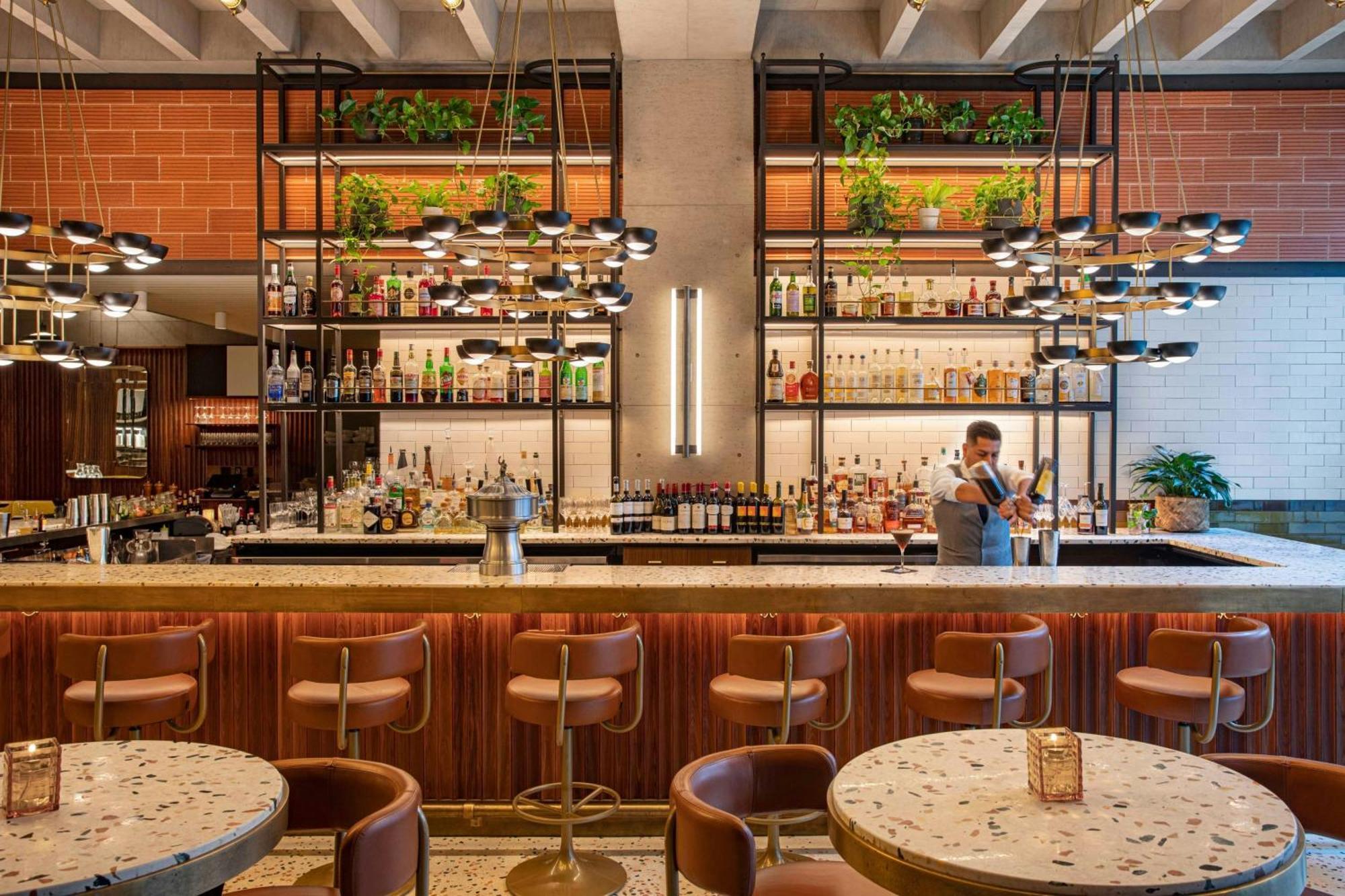 Element Downtown 4*