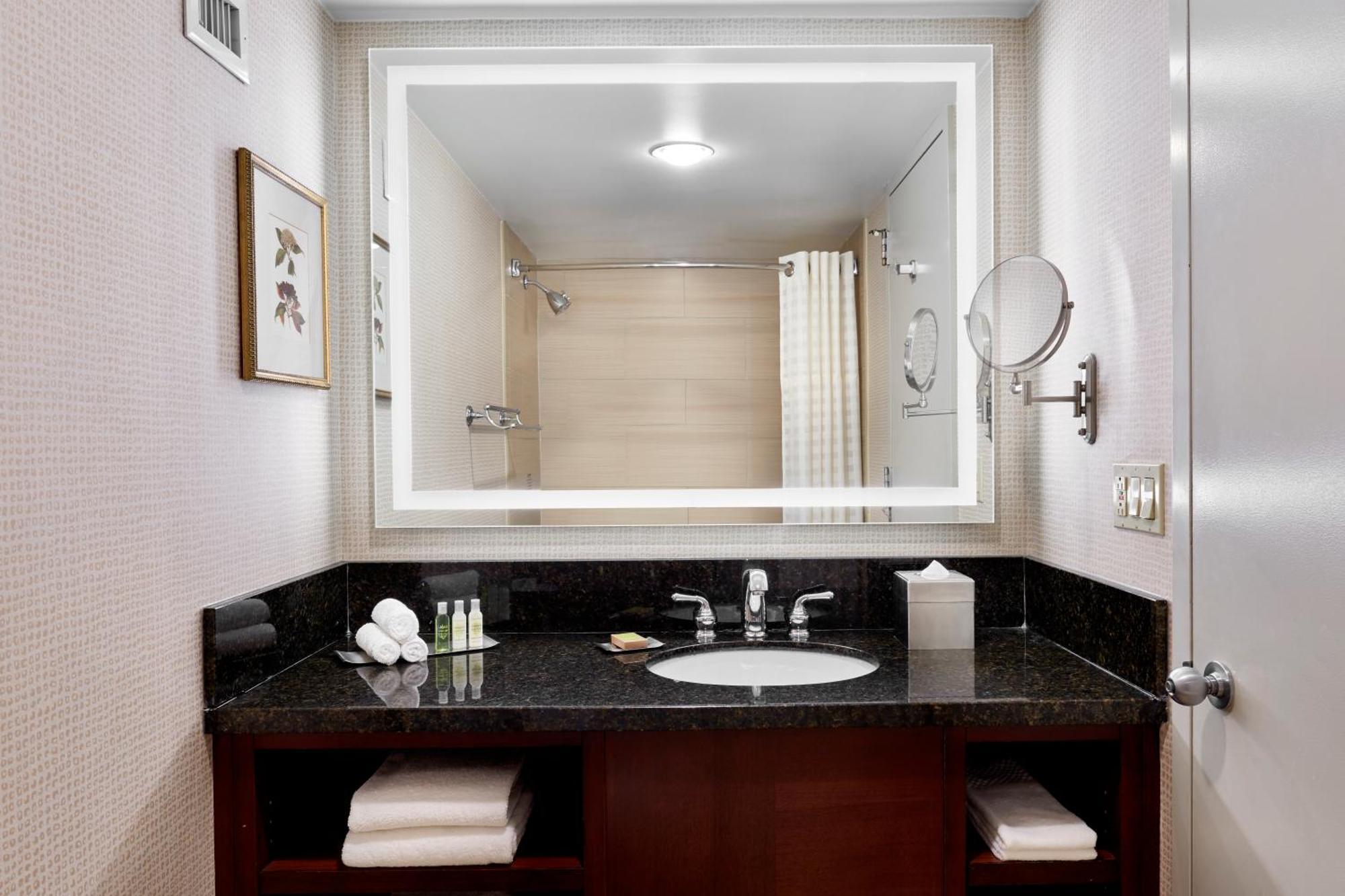 Hotel Doubletree By Hilton Center 4*