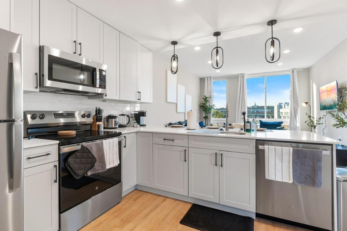 Apartment 10 Mins To Center City, Sleeps 6, With Rooftop Views! Philadelphia