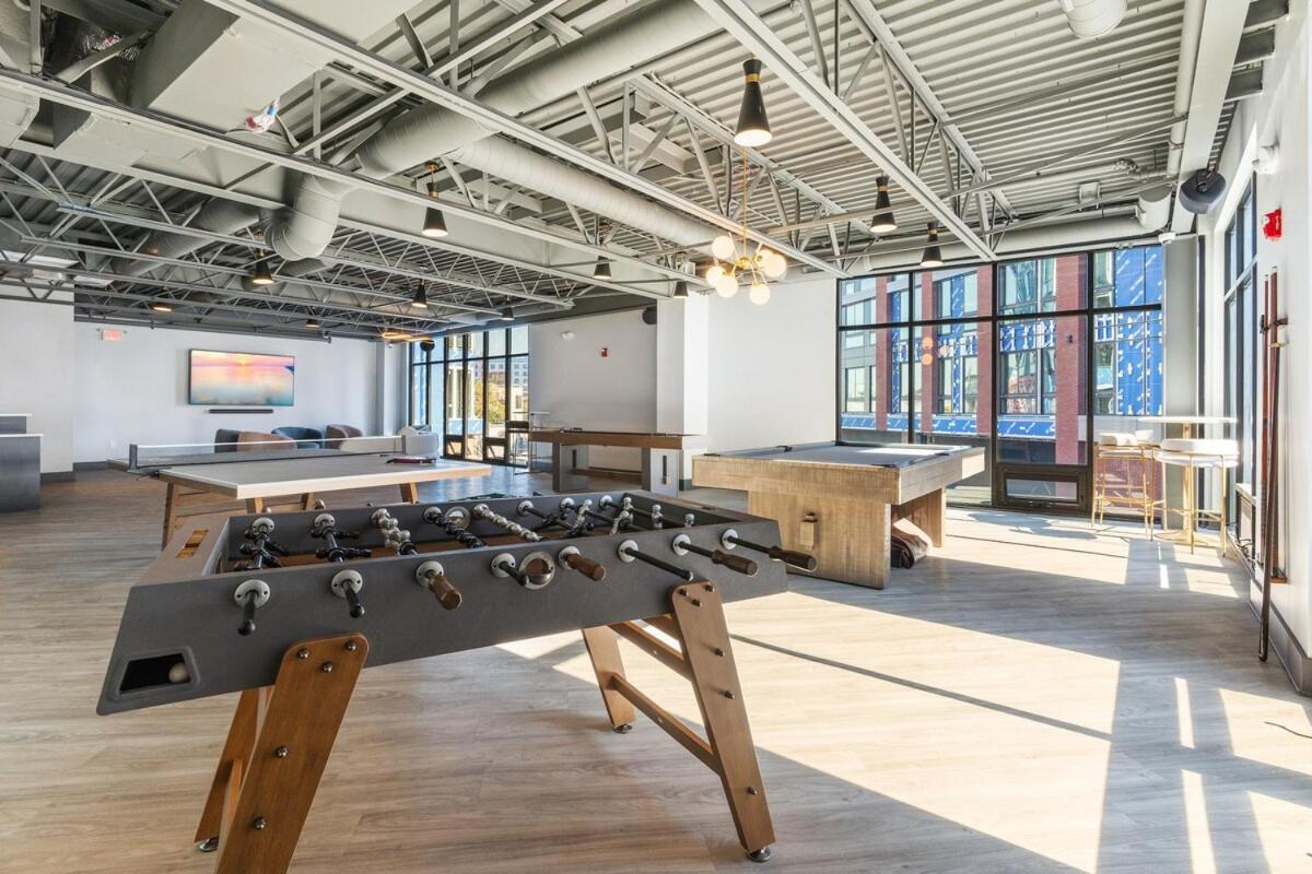 Apartment 10 Mins To Center City, Sleeps 6, With Rooftop Views!