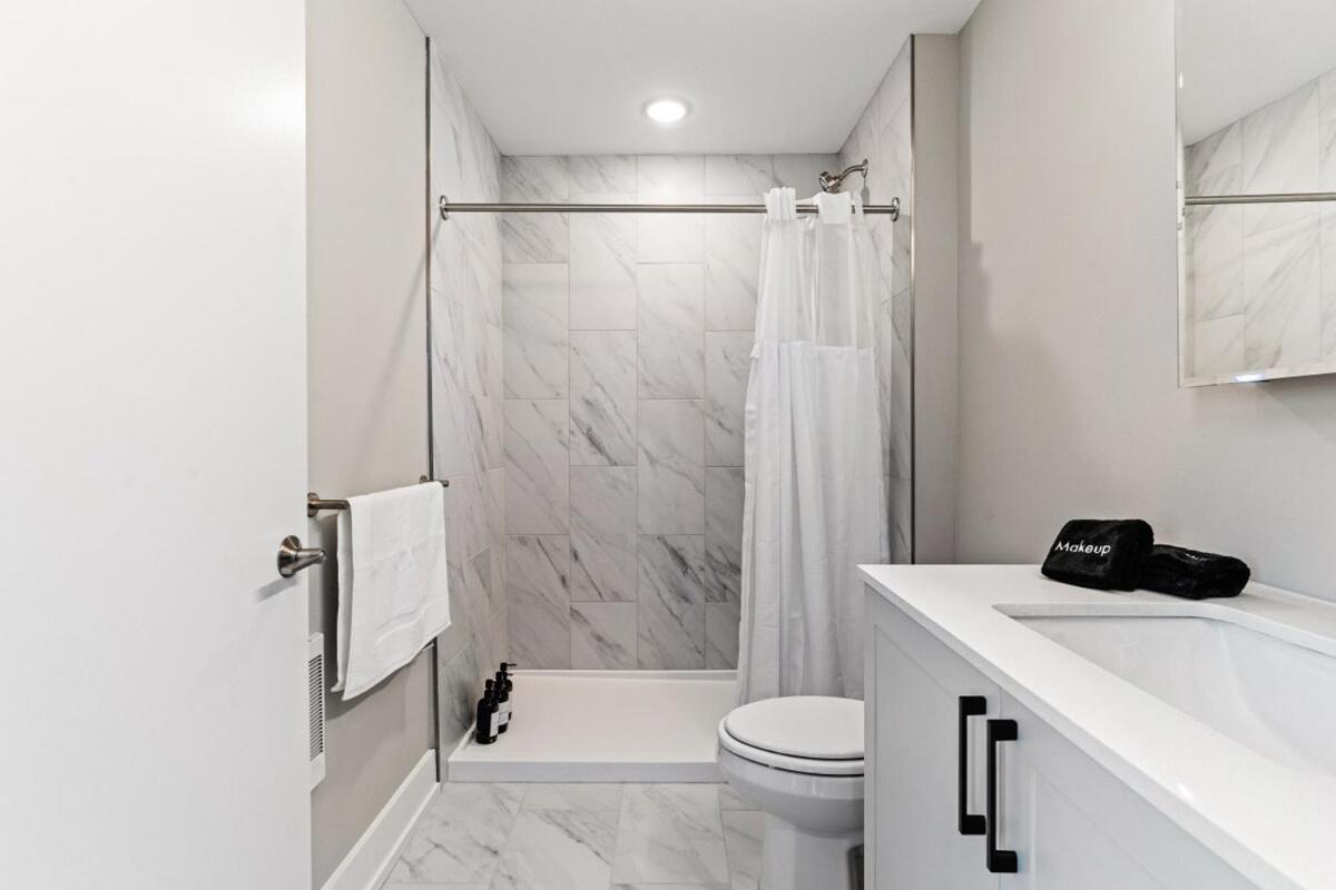 10 Mins To Center City, Sleeps 6, With Rooftop Views! Philadelphia