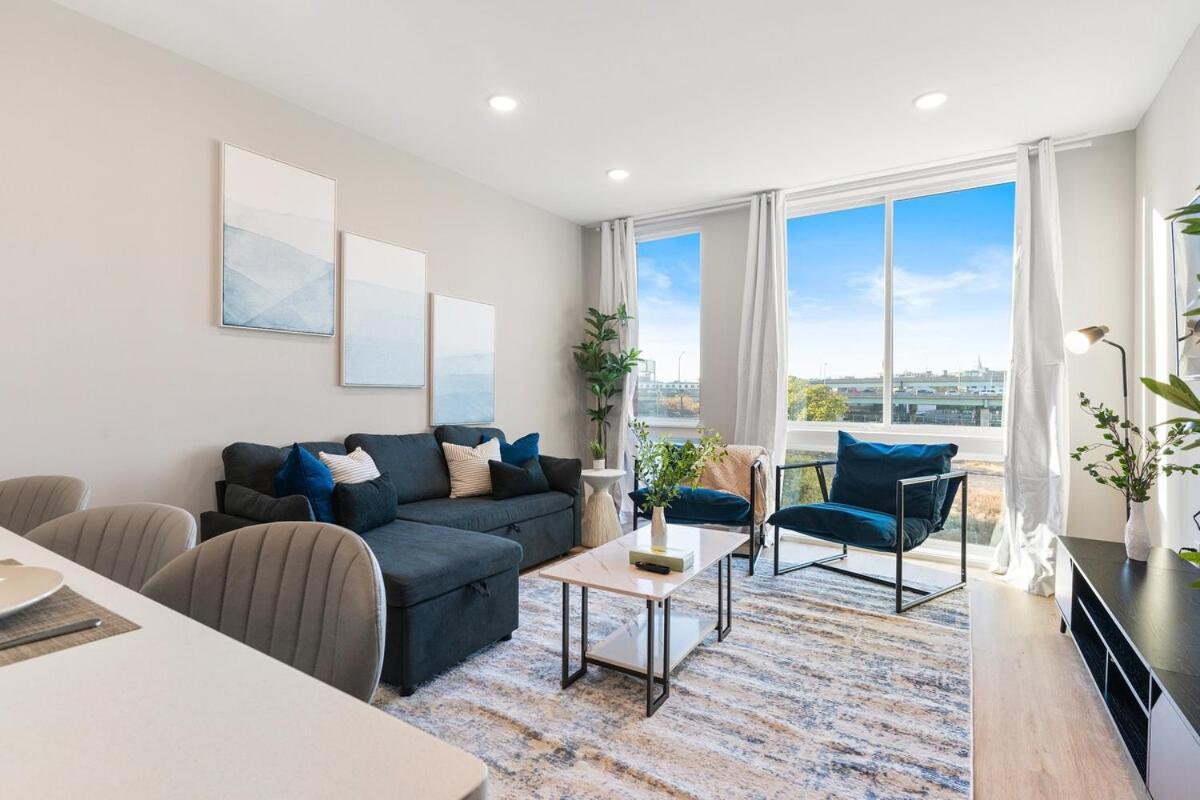 10 Mins To Center City, Sleeps 6, With Rooftop Views! * Philadelphia