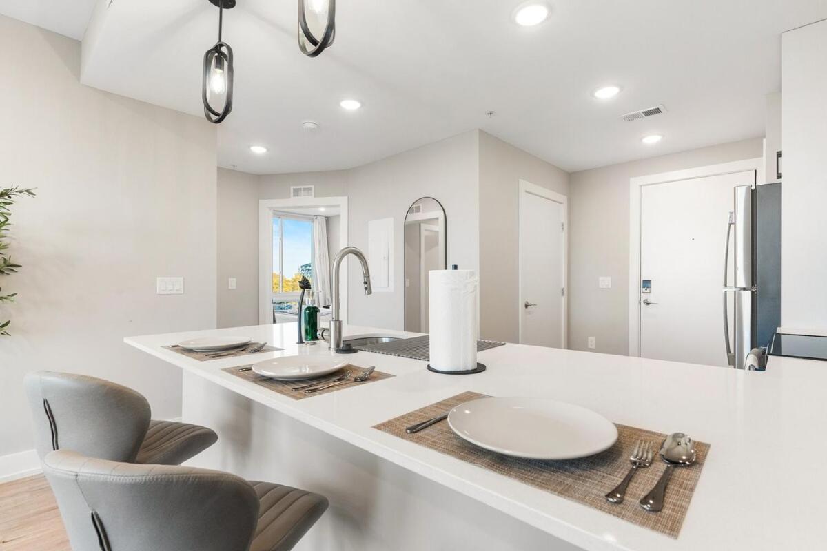 10 Mins To Center City, Sleeps 6, With Rooftop Views! Philadelphia