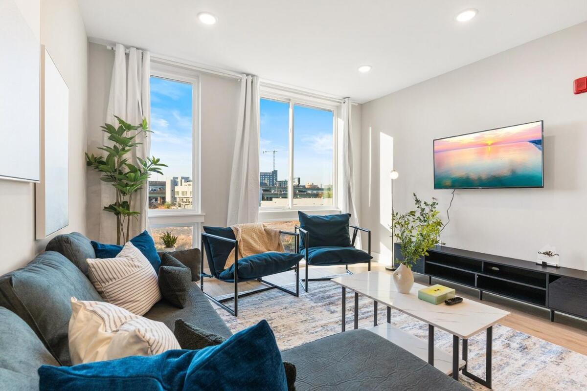 Apartment 10 Mins To Center City, Sleeps 6, With Rooftop Views!
