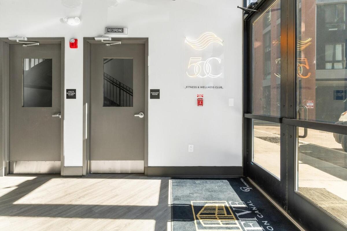 Apartment 10 Mins To Centercity, With Queen Bed, Views From Rt!