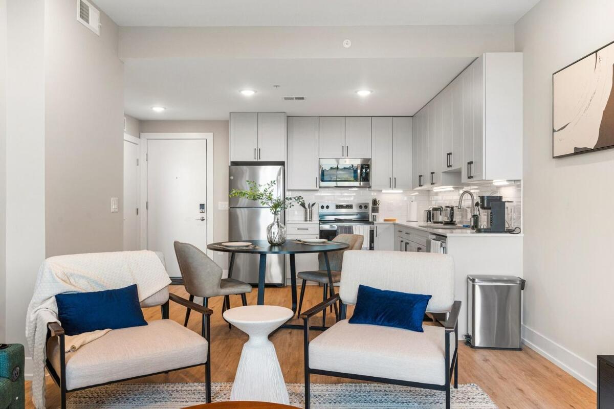 Modern 1br With King Bed W,d Rooftop 10 Mins To Cc! * Philadelphia