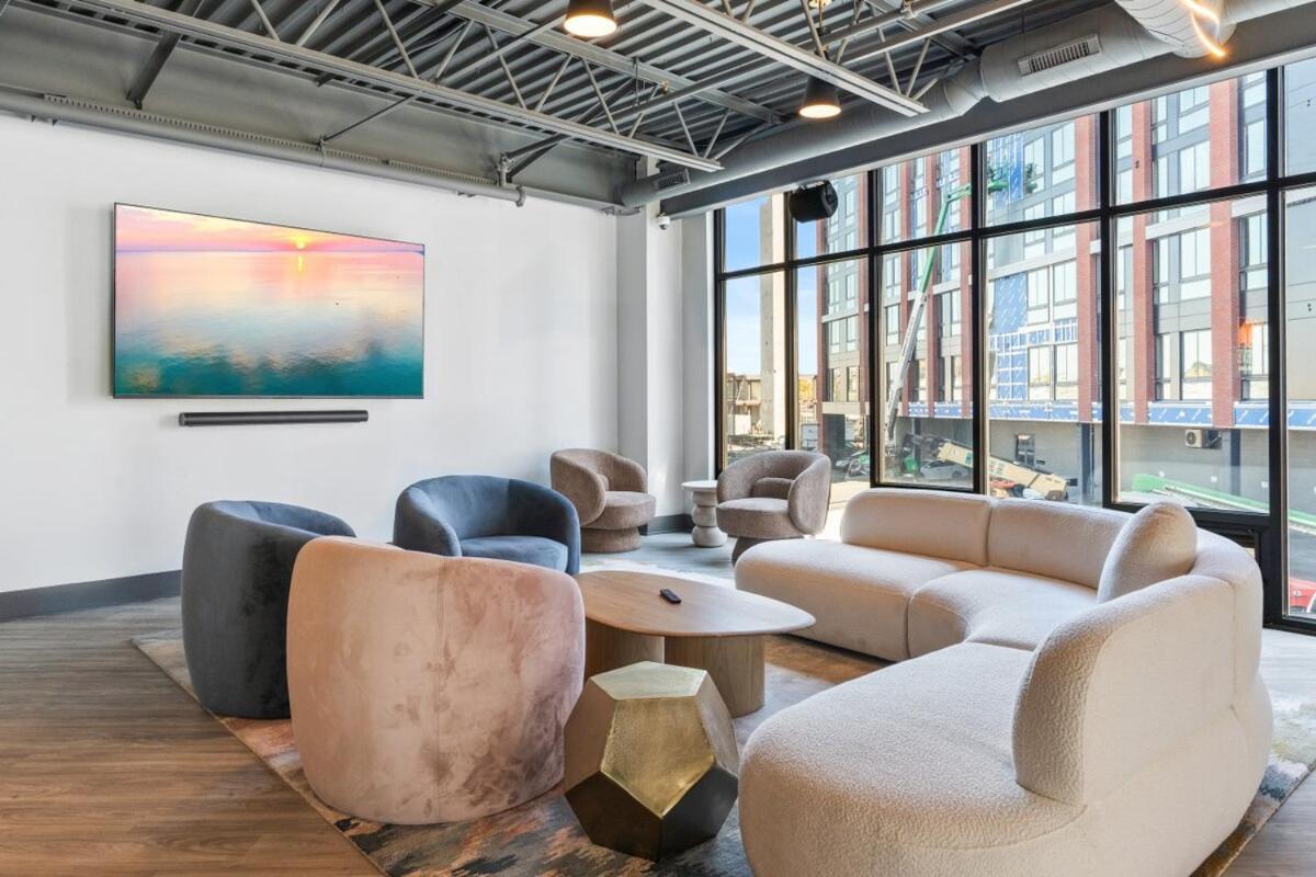 Modern 1br With King Bed W,d Rooftop 10 Mins To Cc! Philadelphia