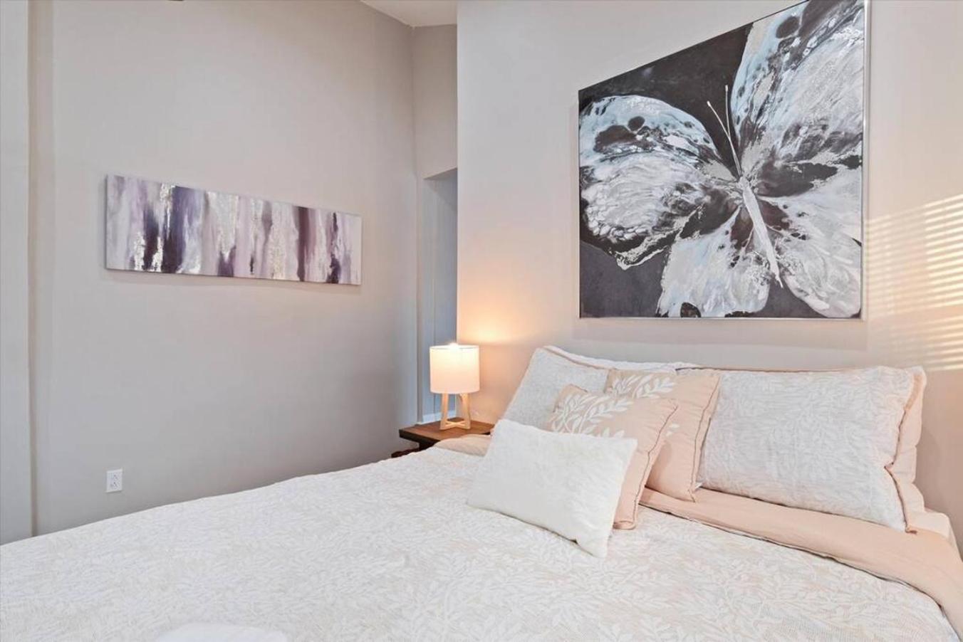 Newly Built 2 Bdrm-by Philly Center