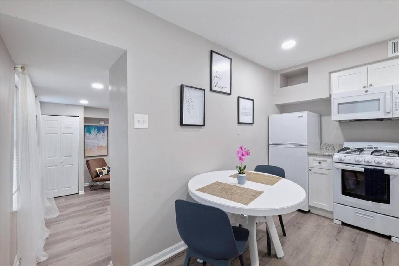 Newly Built 2 Bdrm-by Philly Center Apartment