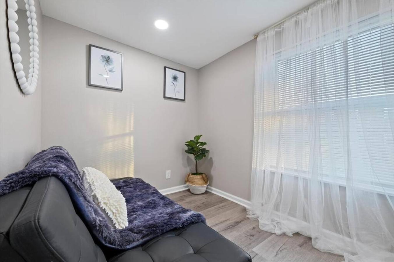 Newly Built 2 Bdrm-by Philly Center