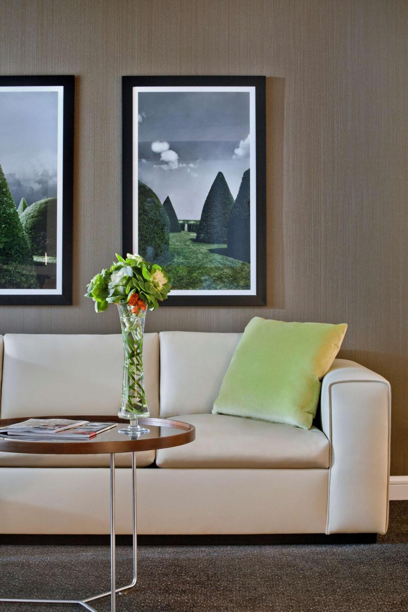 The Logan Philadelphia, Curio Collection By Hilton Philadelphia