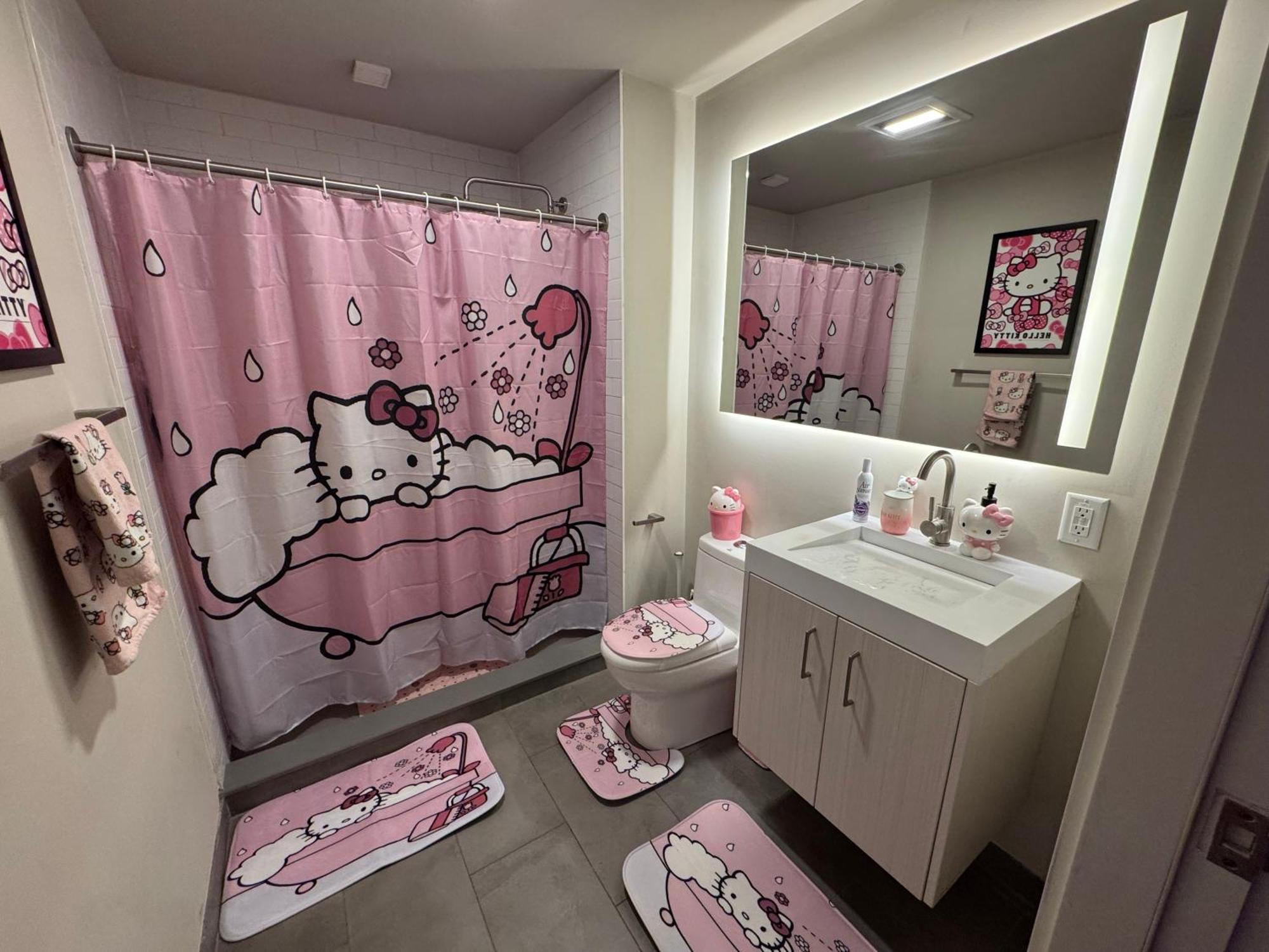 Pink Hello Kitty