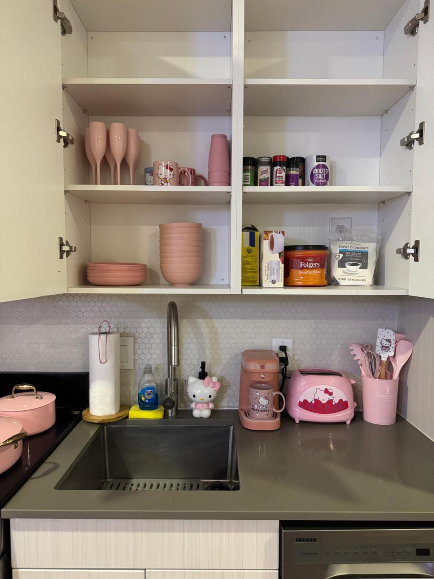 Apartment Pink Hello Kitty