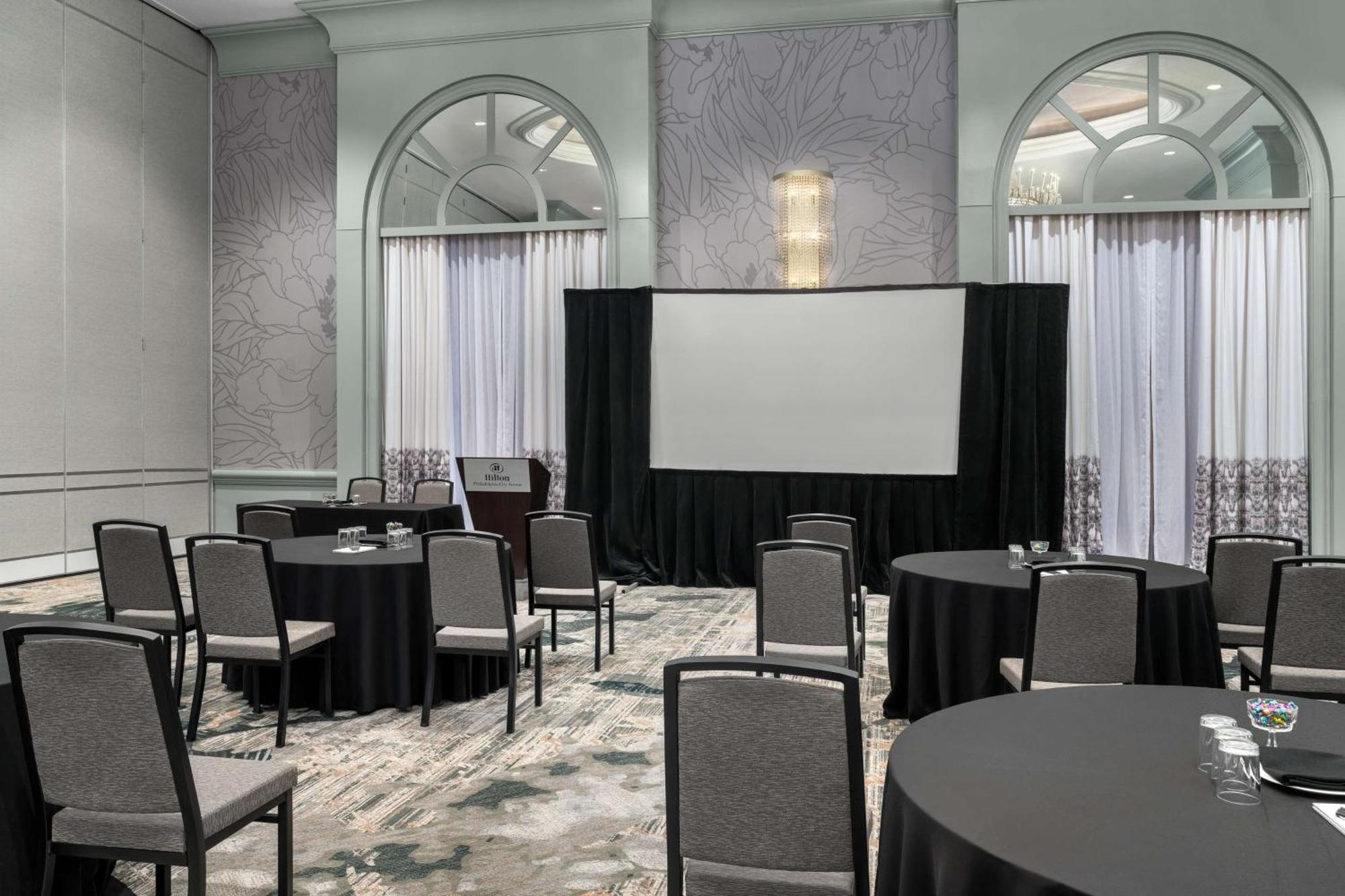 Hilton City Avenue 4*