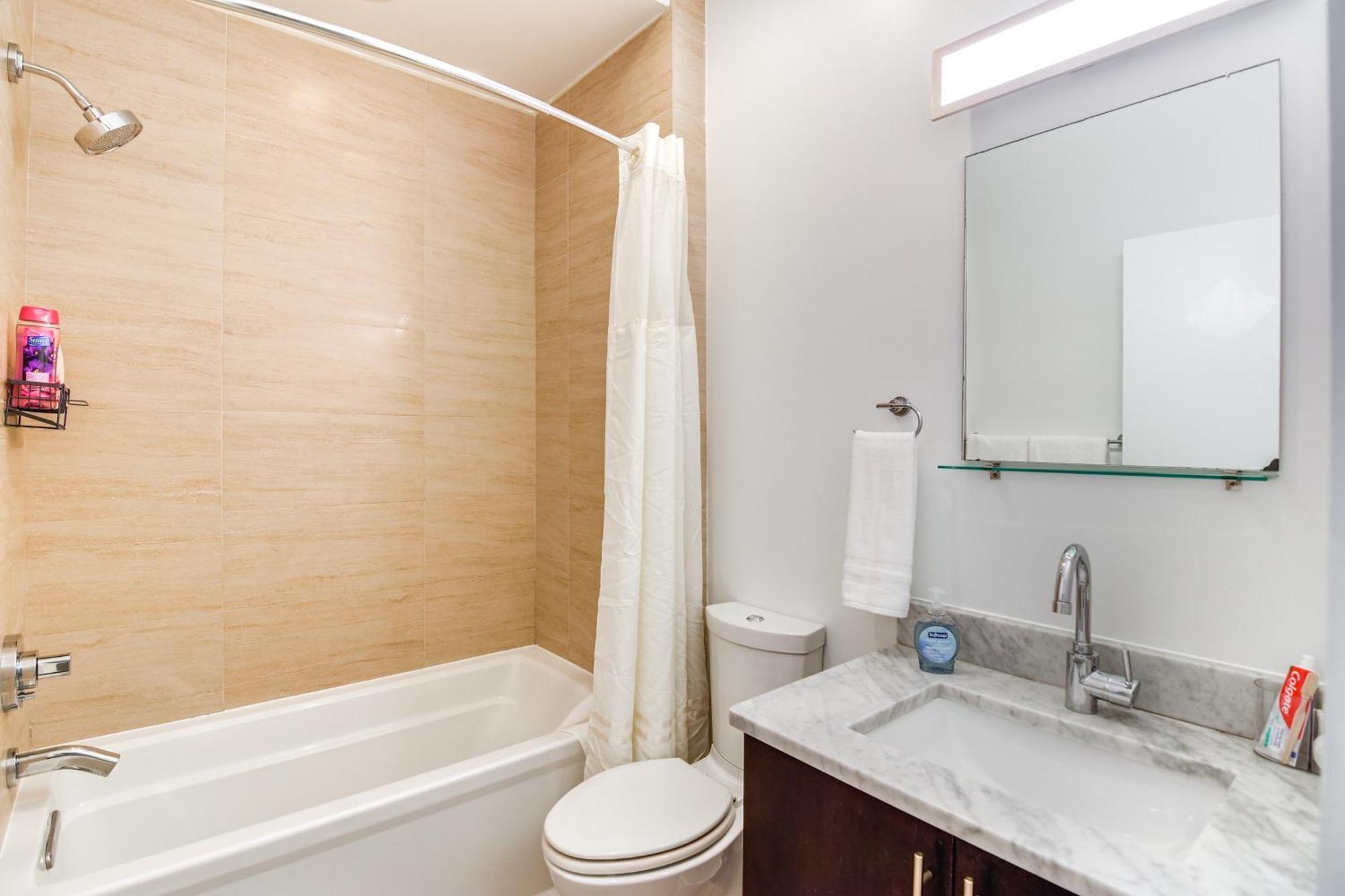 1 Mi To Old Town Philadelphia Townhome With Patio! Holiday home *