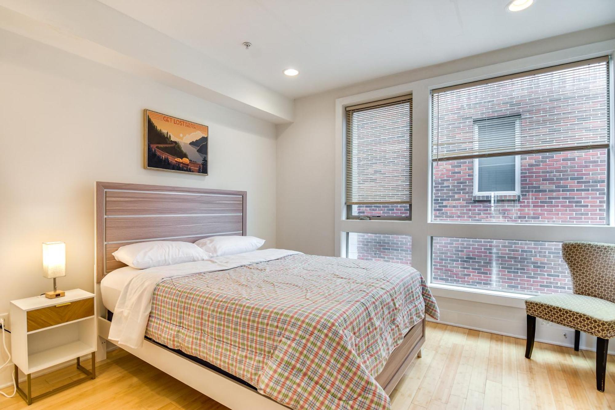 1 Mi To Old Town Philadelphia Townhome With Patio! *