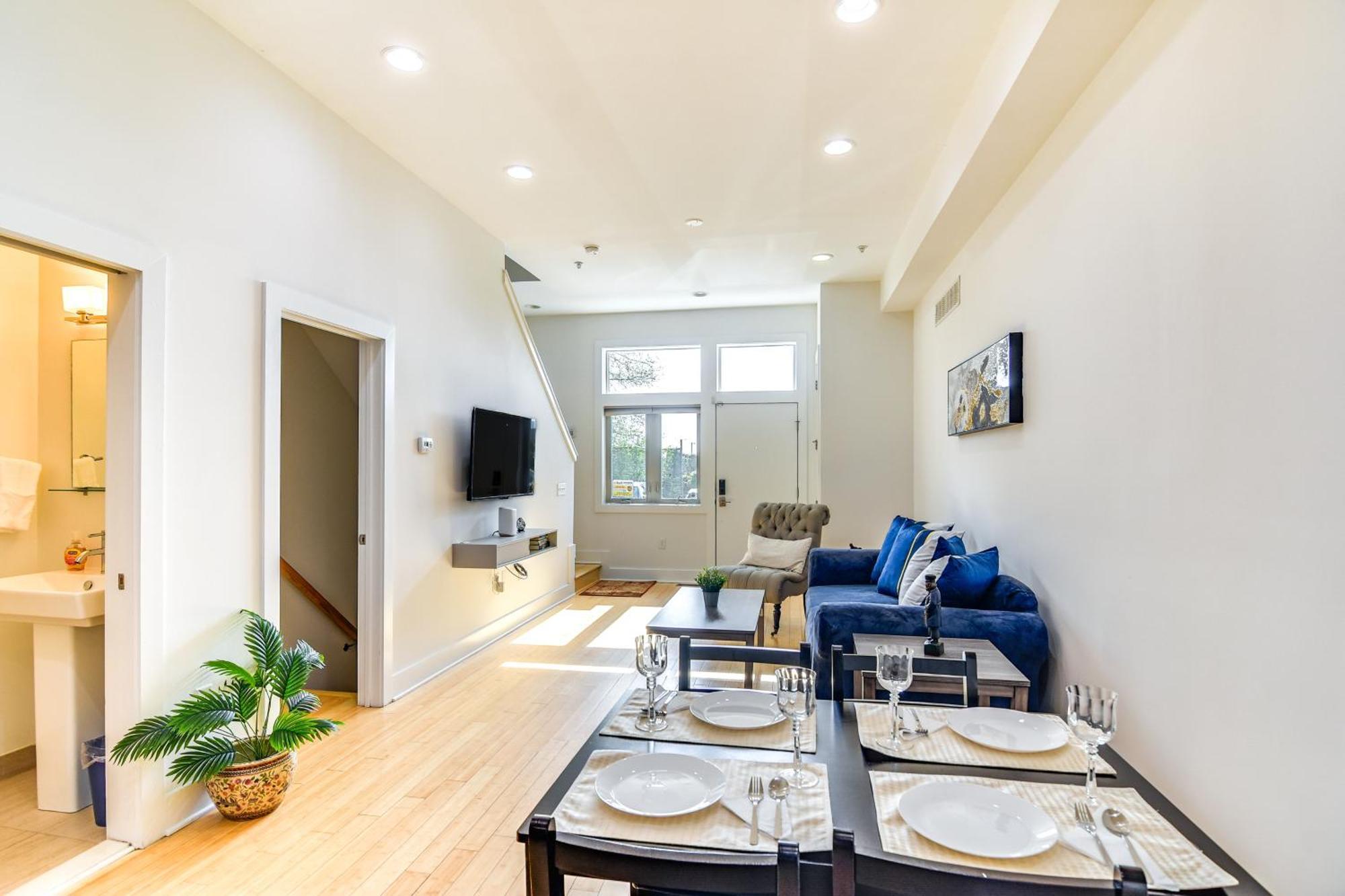 1 Mi To Old Town Philadelphia Townhome With Patio! Holiday home *