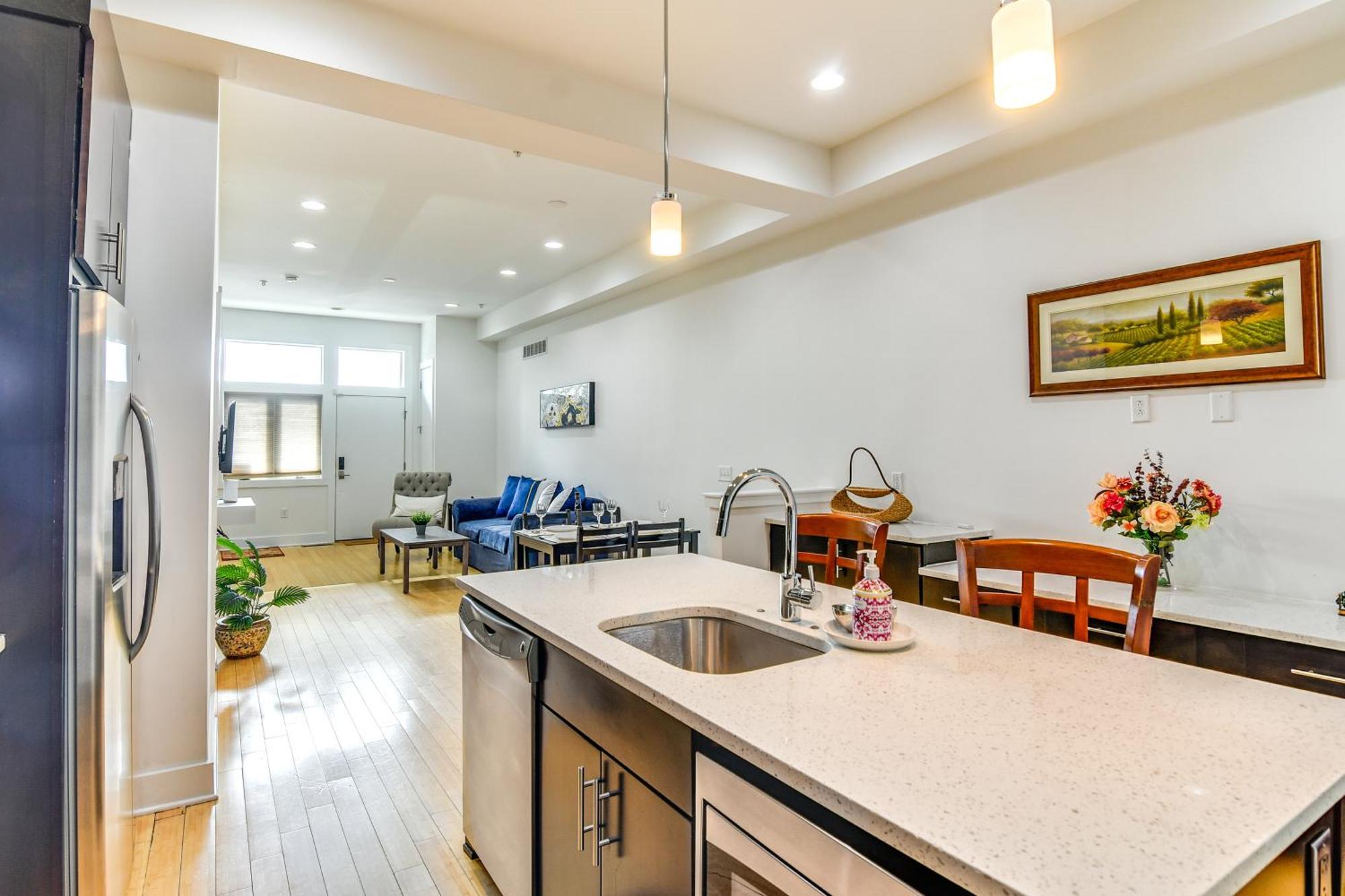 Holiday home 1 Mi To Old Town Philadelphia Townhome With Patio!