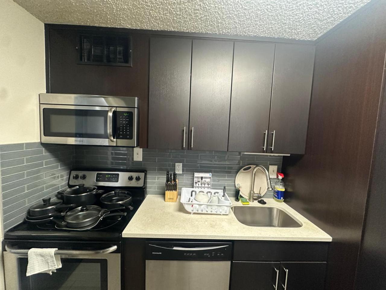 Apartment 1500 Locust In The Heart Of