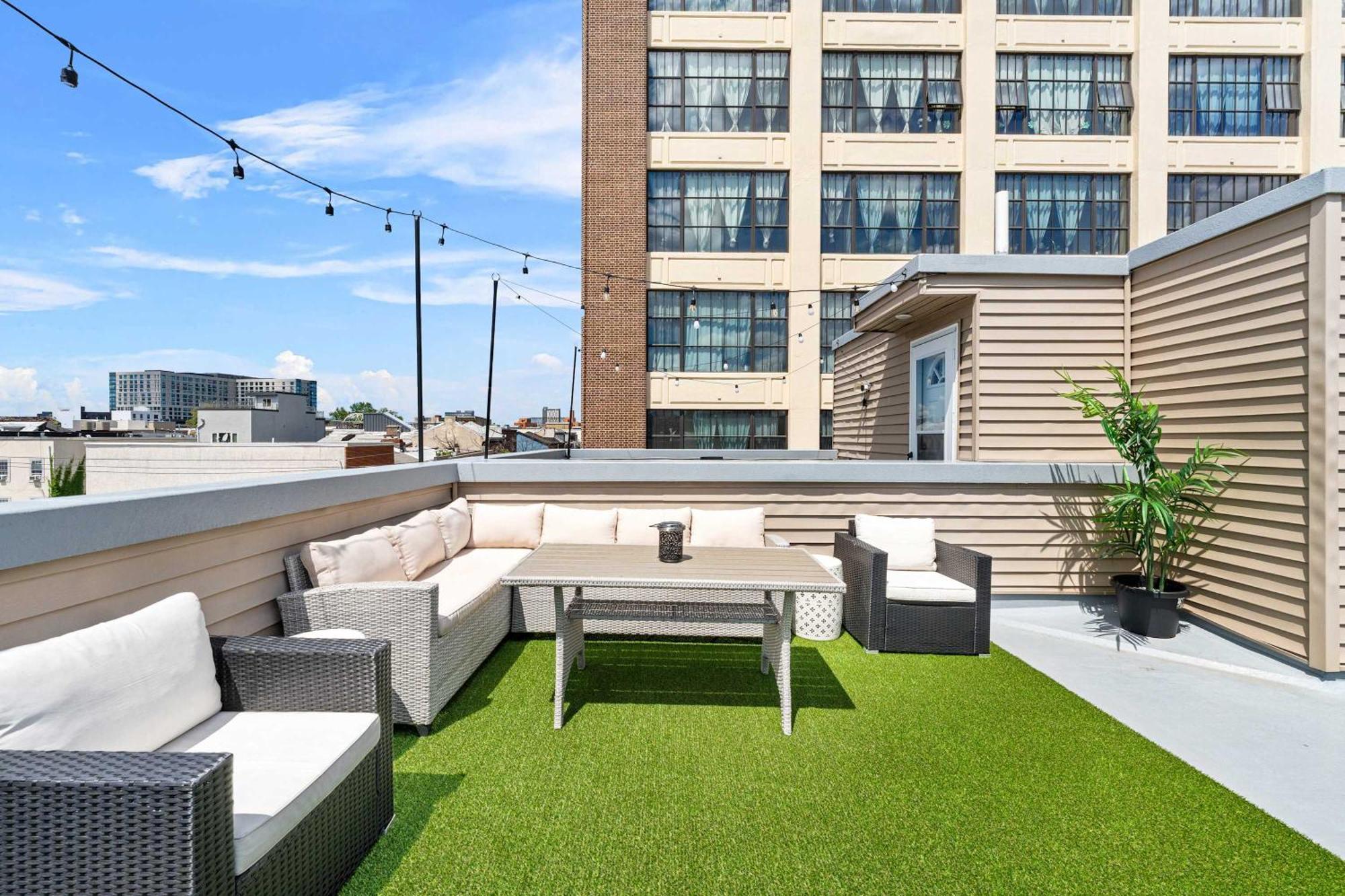 Brand New Dbl Unit Roofdeck Outdoor Patio Philadelphia