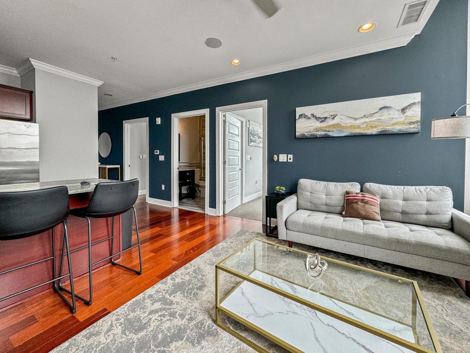 Apartmint At North 5th St - *