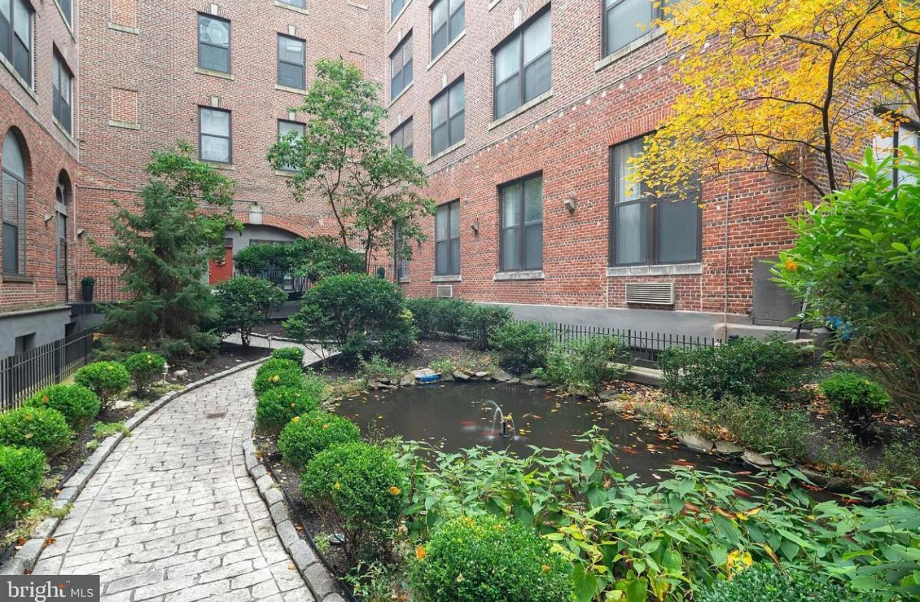 Philadelphia Studio Apartment *