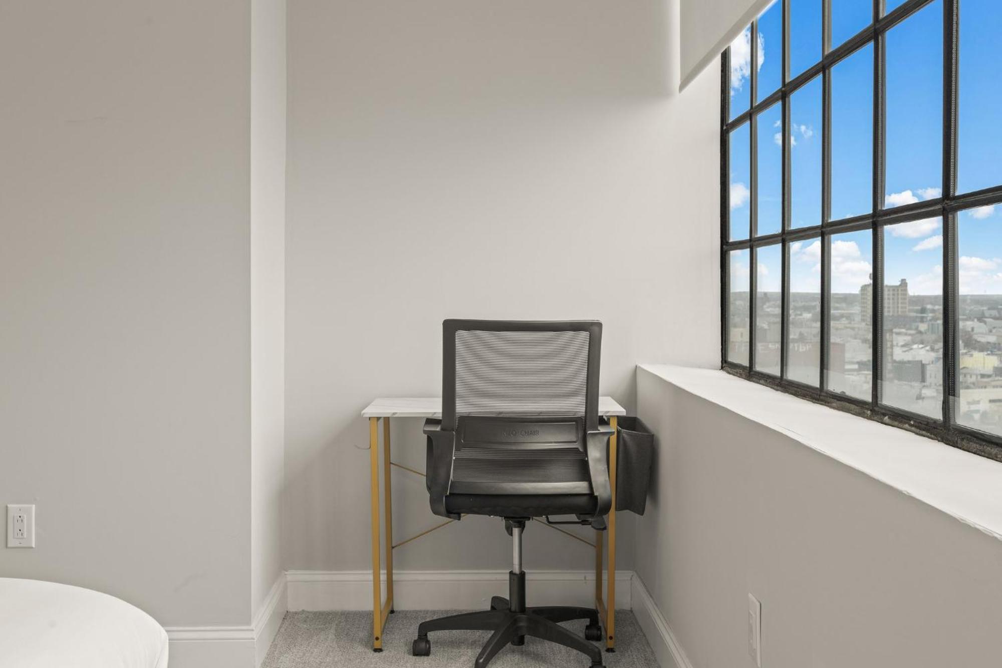 Apartmint At North 5th St - *