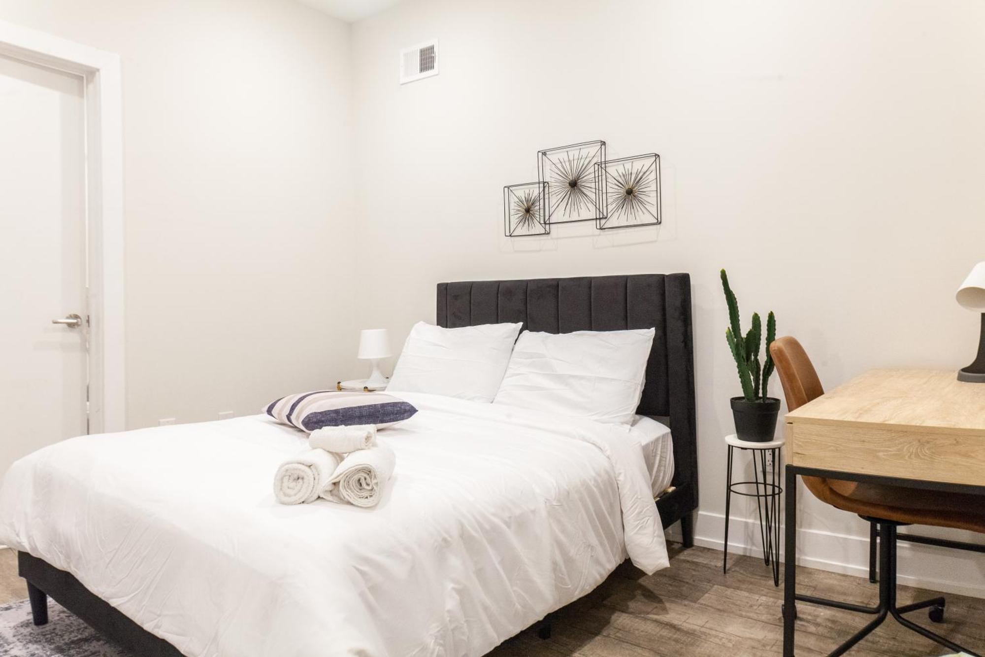 4bed4bath-crib-wd-arcadecentraldesk *