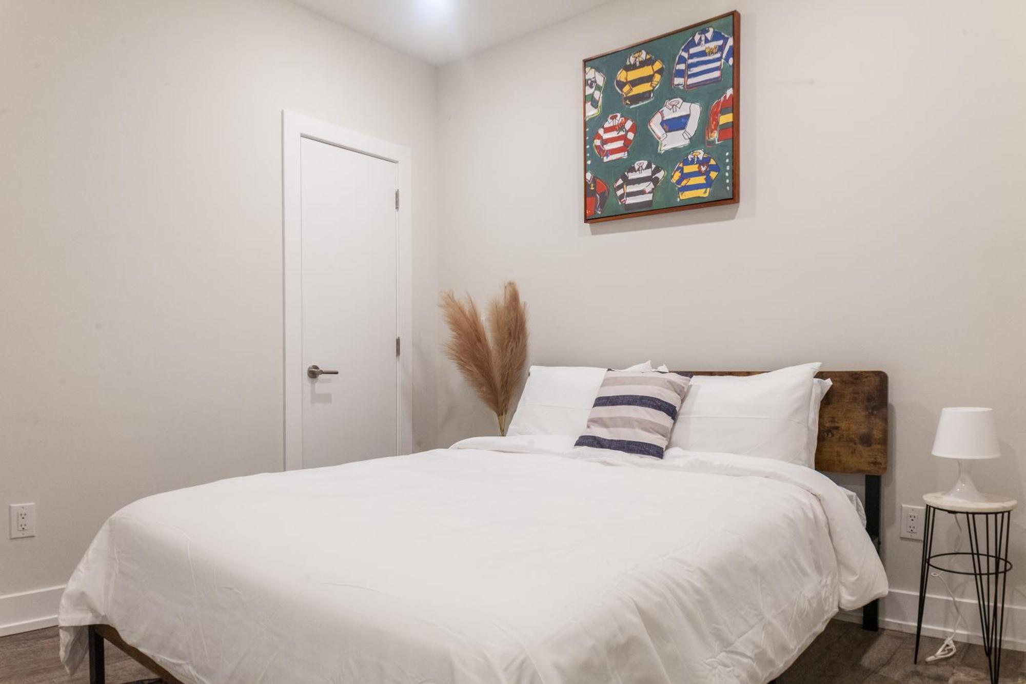 Apartment 4bed4bath-crib-wd-arcadecentraldesk *