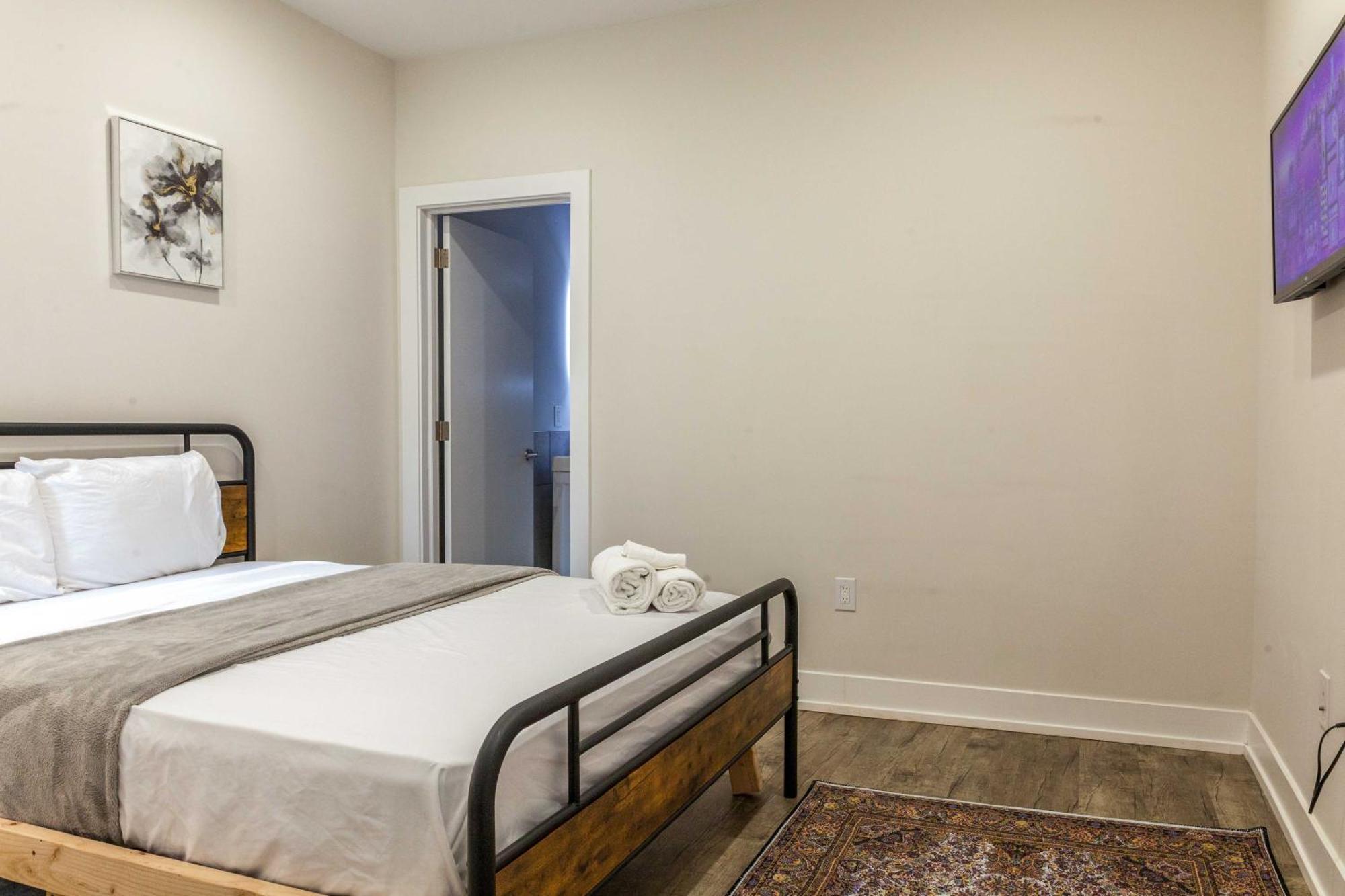 Apartment 4-bedrm4-bath-patiowifi-wdcoffeeparking