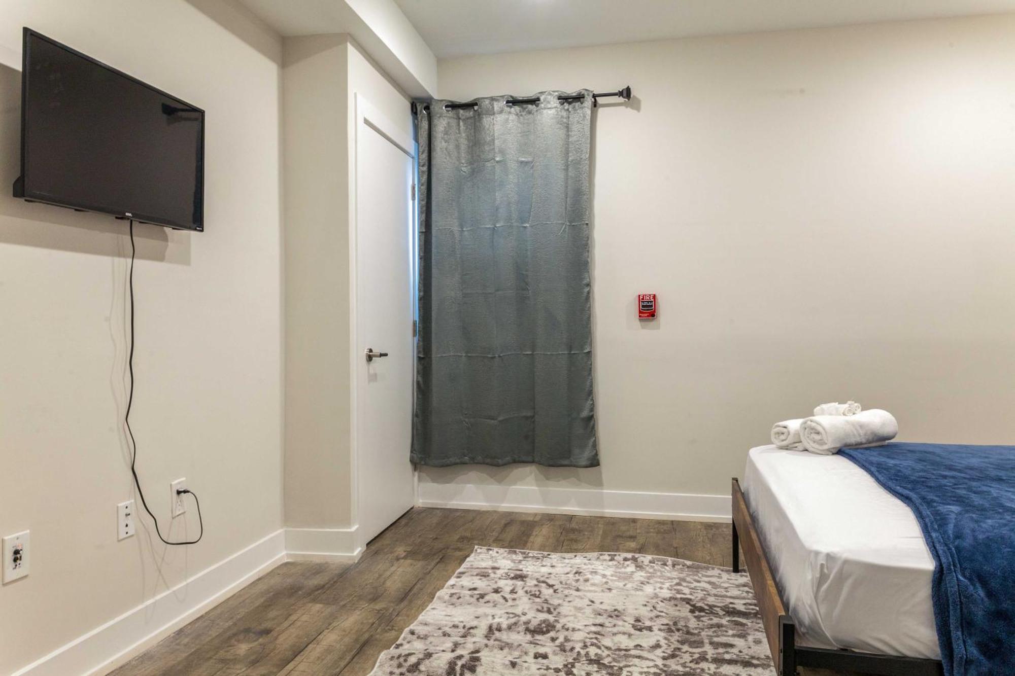 4-bedrm4-bath-patiowifi-wdcoffeeparking Philadelphia