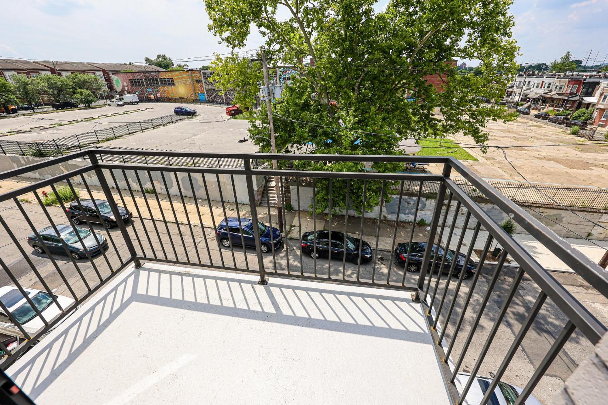 1bed1bath-kingbed-wifiwdcentral Philadelphia