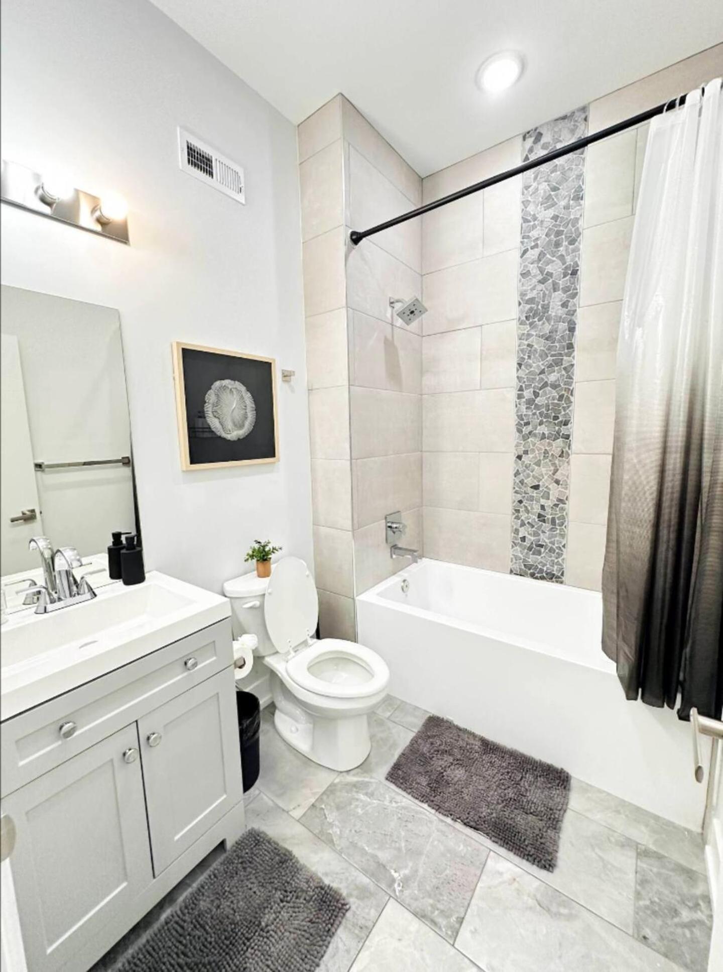 Spacious Boho Getaway With Scenic Rooftop Sleeps 4 * Philadelphia