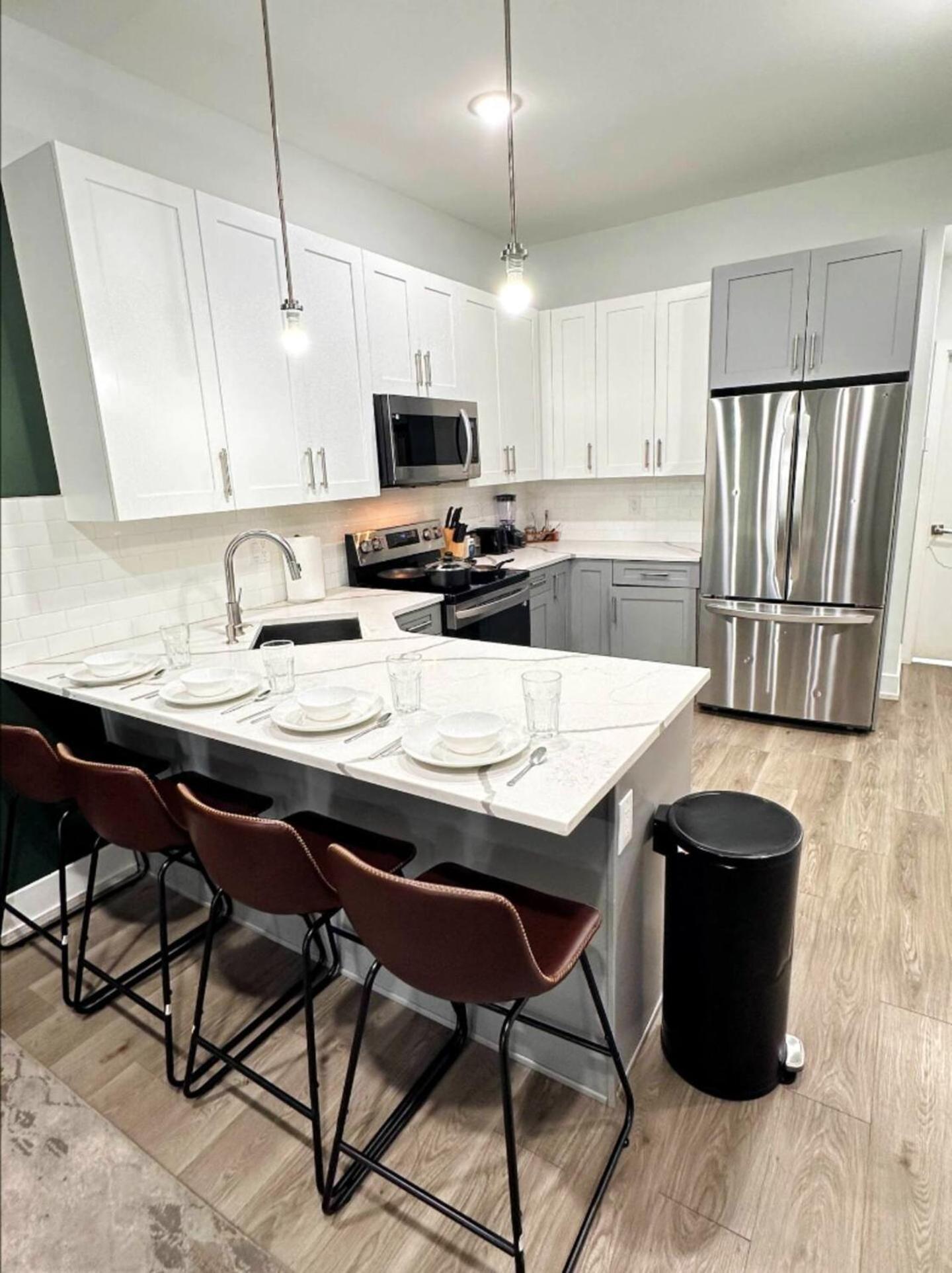 Apartment Spacious Boho Getaway With Scenic Rooftop Sleeps 4