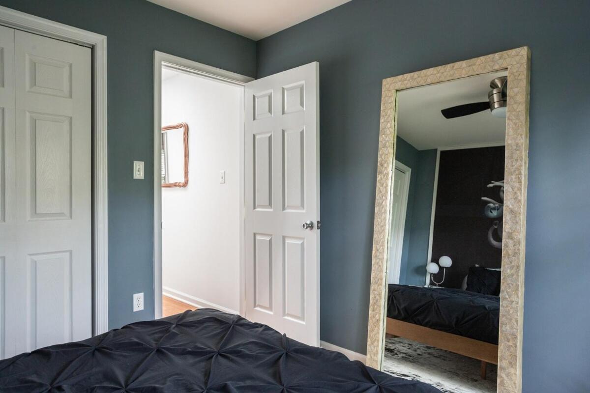 Modern-chic Living In The Heart Of Center Philadelphia