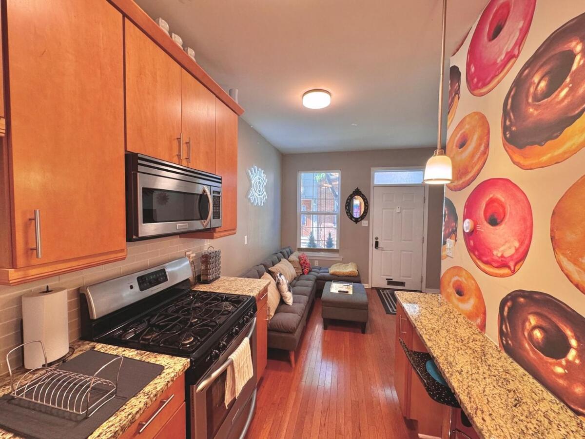 Modern-chic Living In The Heart Of Center *