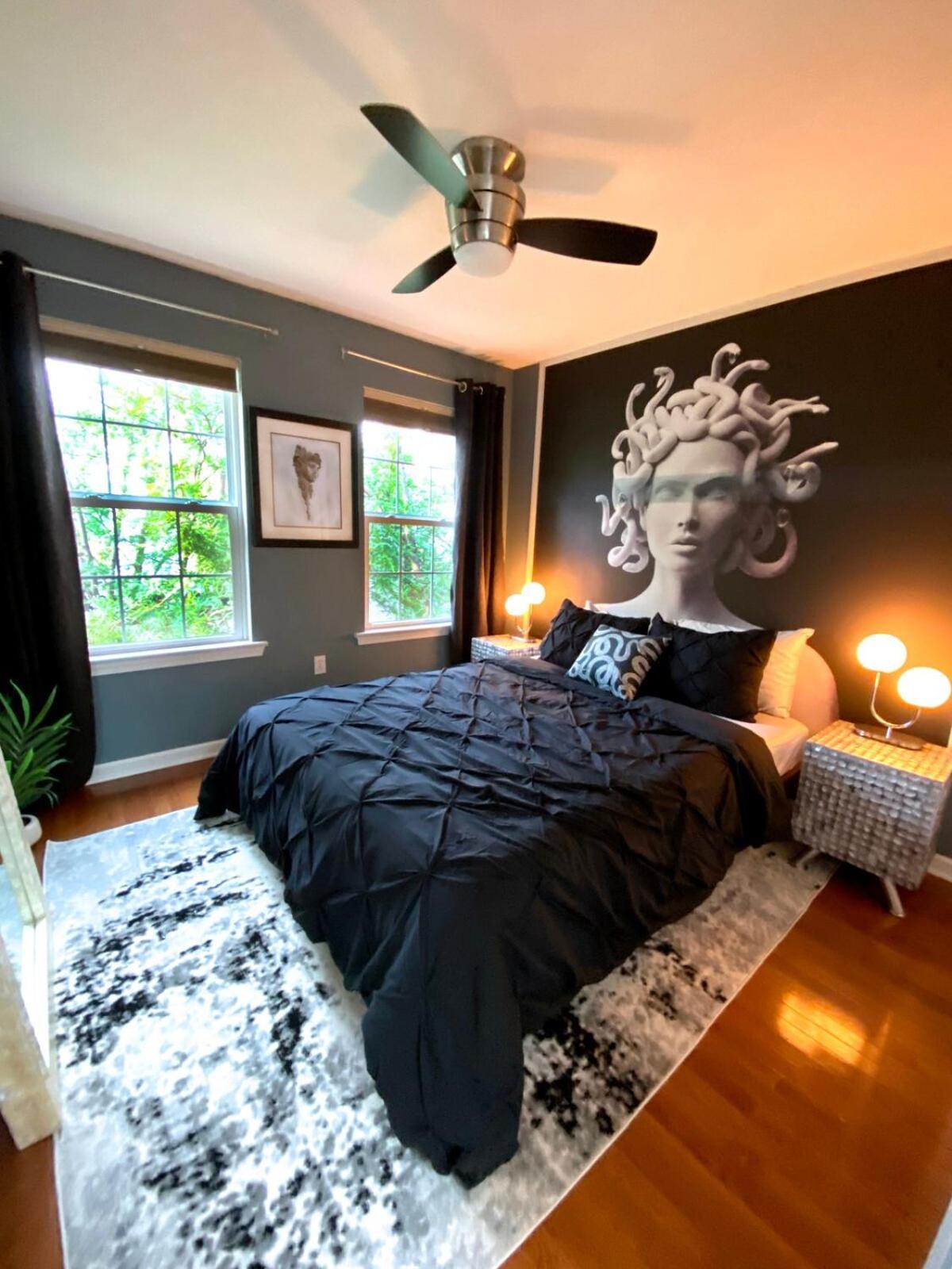 Modern-chic Living In The Heart Of Center Philadelphia