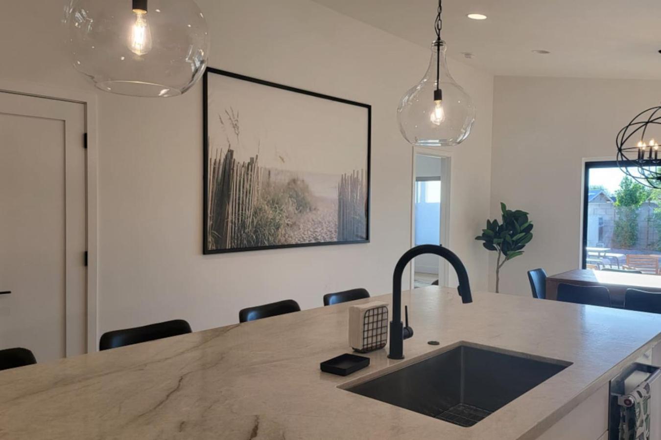 Modern Living In Phx Heated Pool Arizona Charm *
