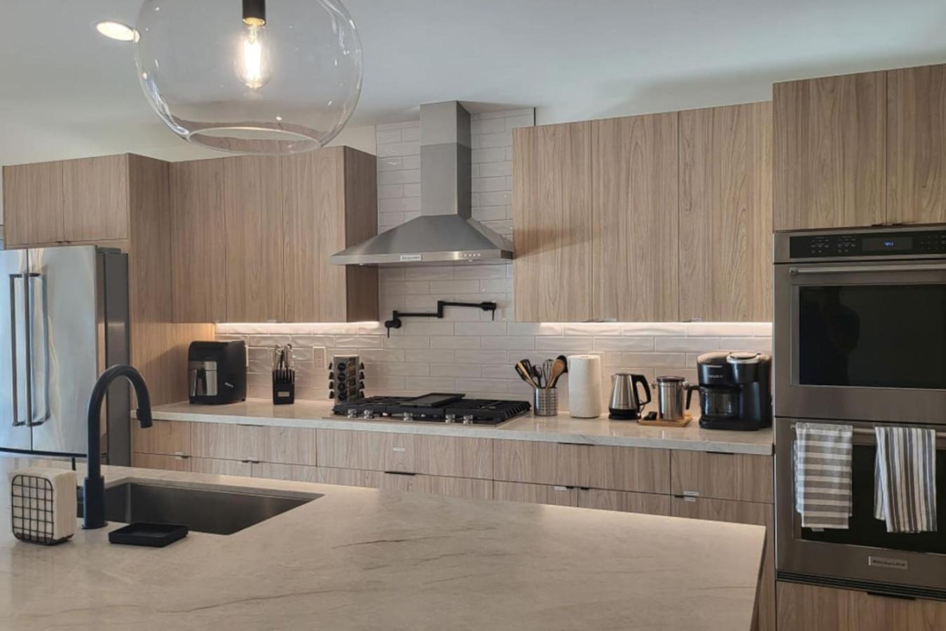 Modern Living In Phx Heated Pool Arizona Charm * Philadelphia