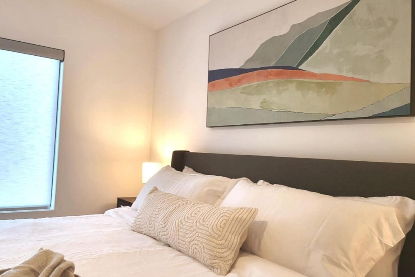 Modern Living In Phx Heated Pool Arizona Charm Holiday home Philadelphia