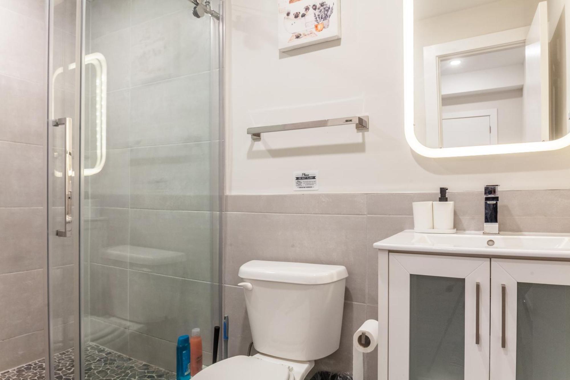 Spacious 4br King Game Ac Apartment *