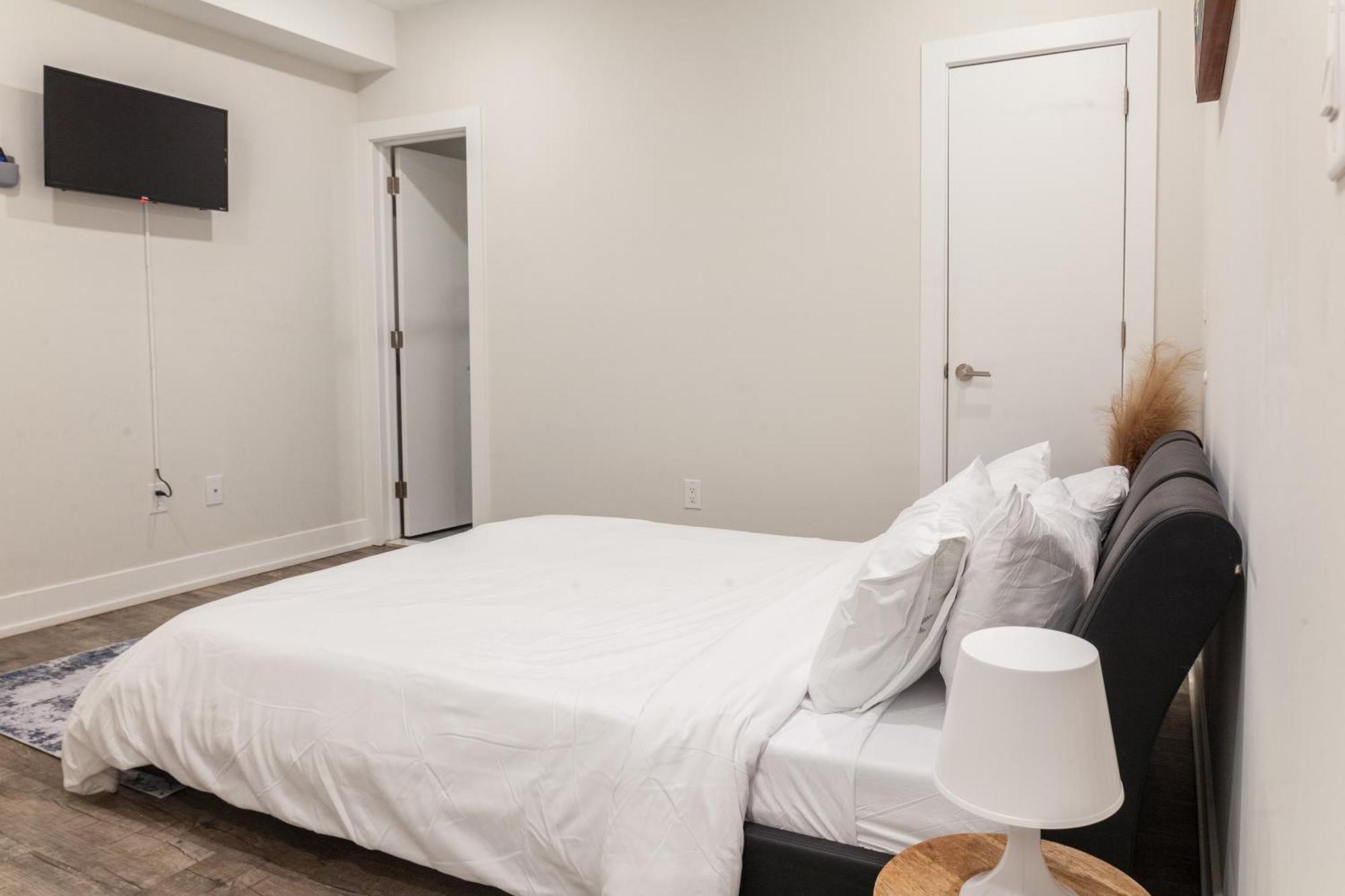 Apartment Spacious 4br King Game Ac