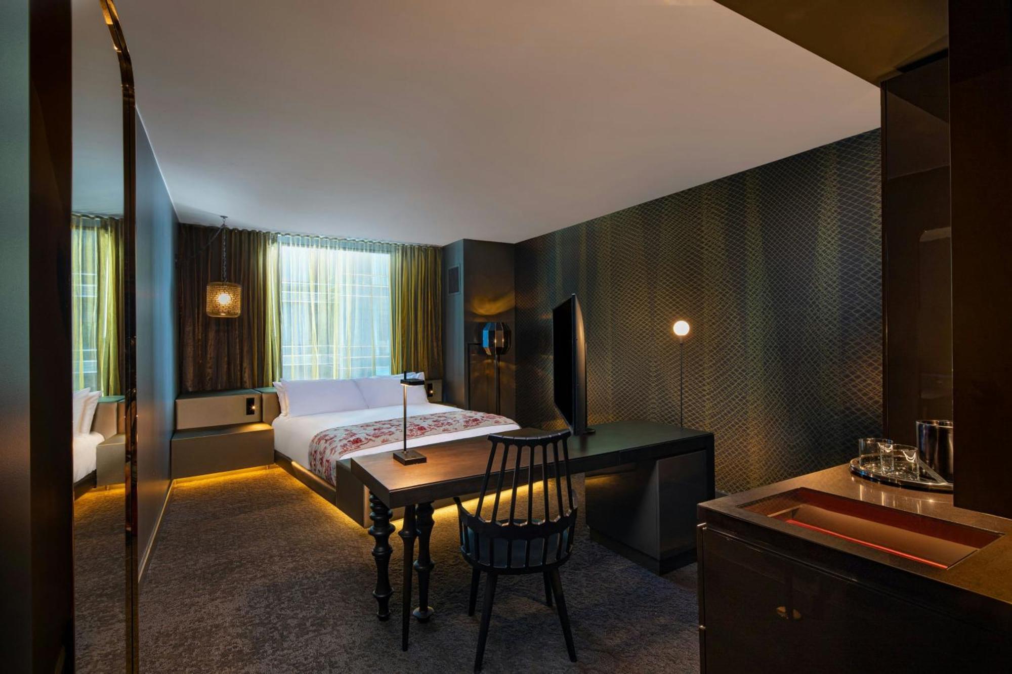 Hotel W 4*
