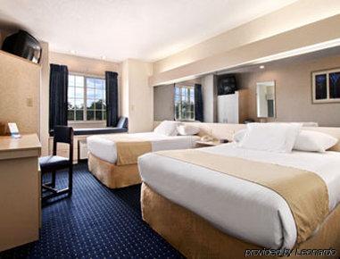 Microtel & By Wyndham Airport Hotel